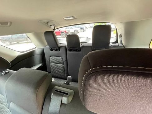 Used 2023 Nissan Pathfinder SV AWD/4WD image 23