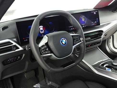 Used 2025 BMW i4 eDrive40 w/ Premium Package RWD image 31