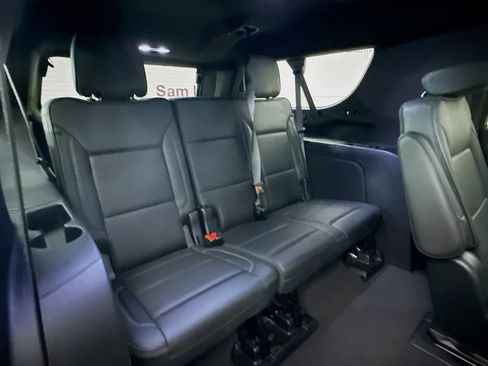 Used 2023 GMC Yukon XL Denali AWD/4WD image 29