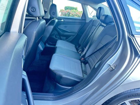 Used 2025 Volkswagen Jetta SE image 37