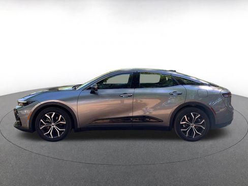 Used 2025 Toyota Crown XLE image 4