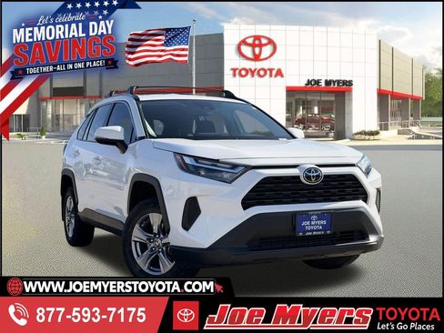 Used 2025 Toyota RAV4 XLE FWD image 1
