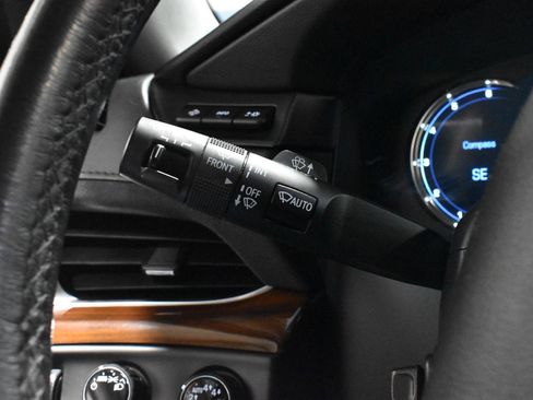 Used 2019 Cadillac Escalade Premium Luxury image 13