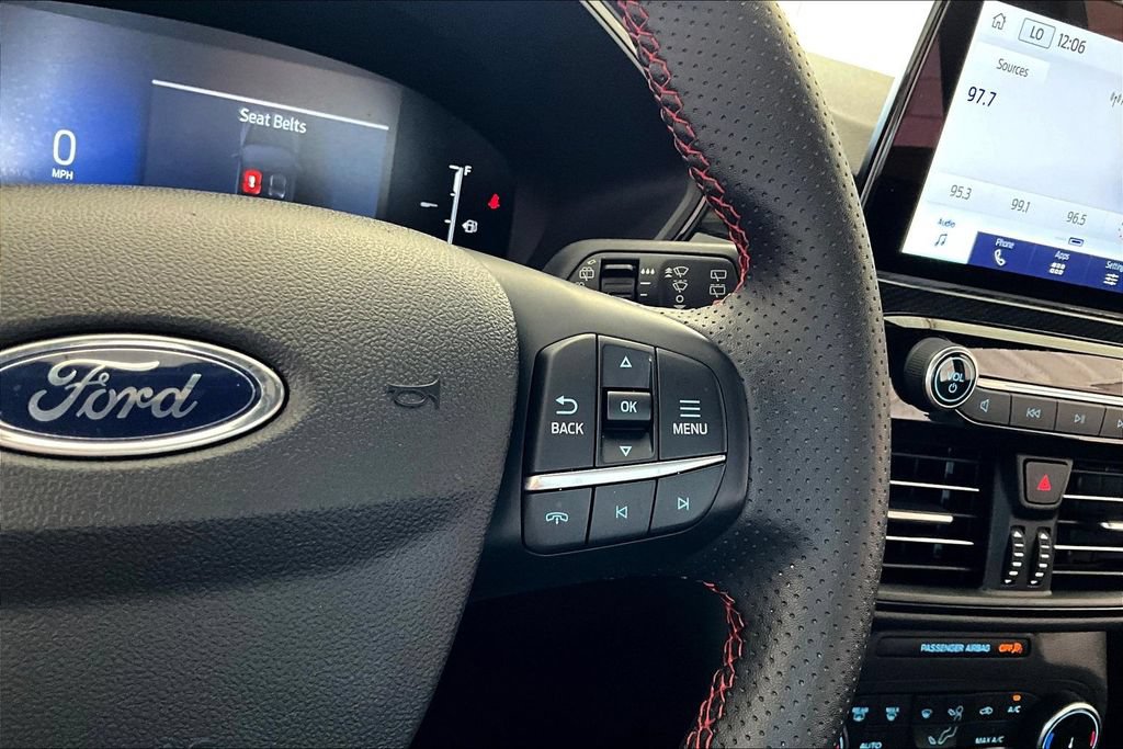 Used 2025 Ford Escape ST-Line FWD image 13