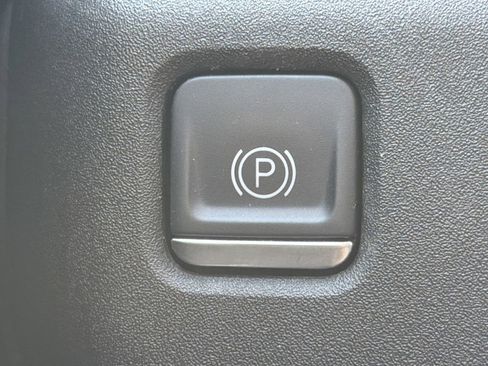 Used 2023 Chevrolet Silverado 1500 LT image 28