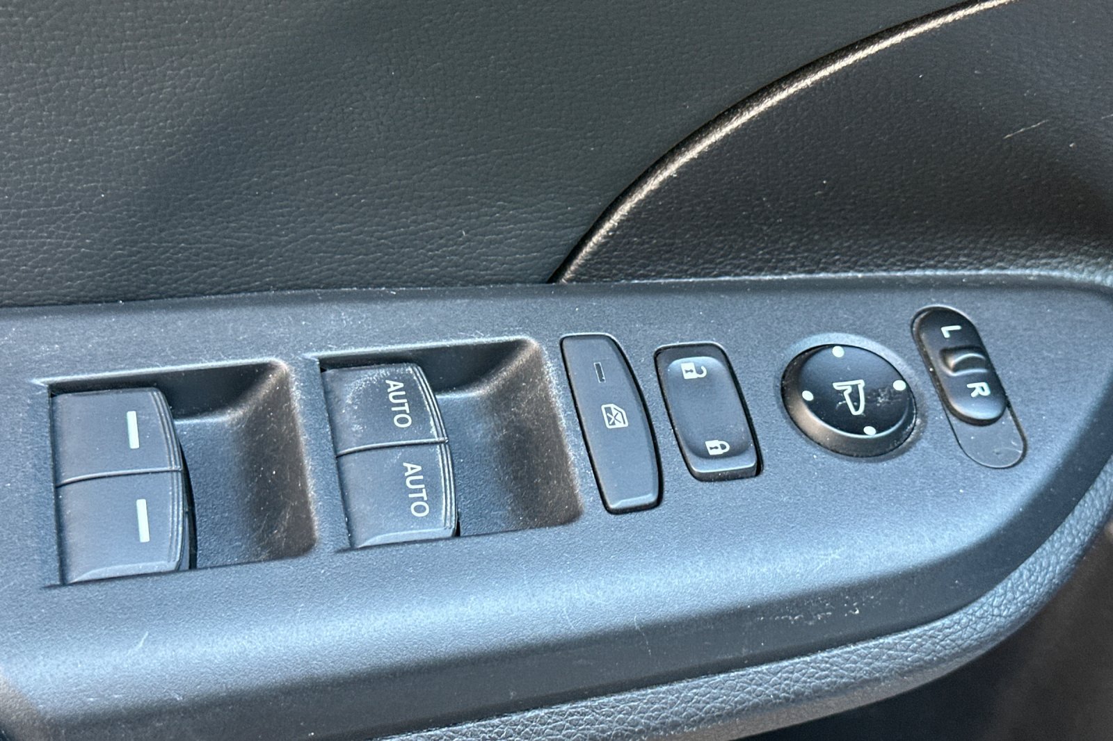 Used 2017 Honda Civic EX-L image 10