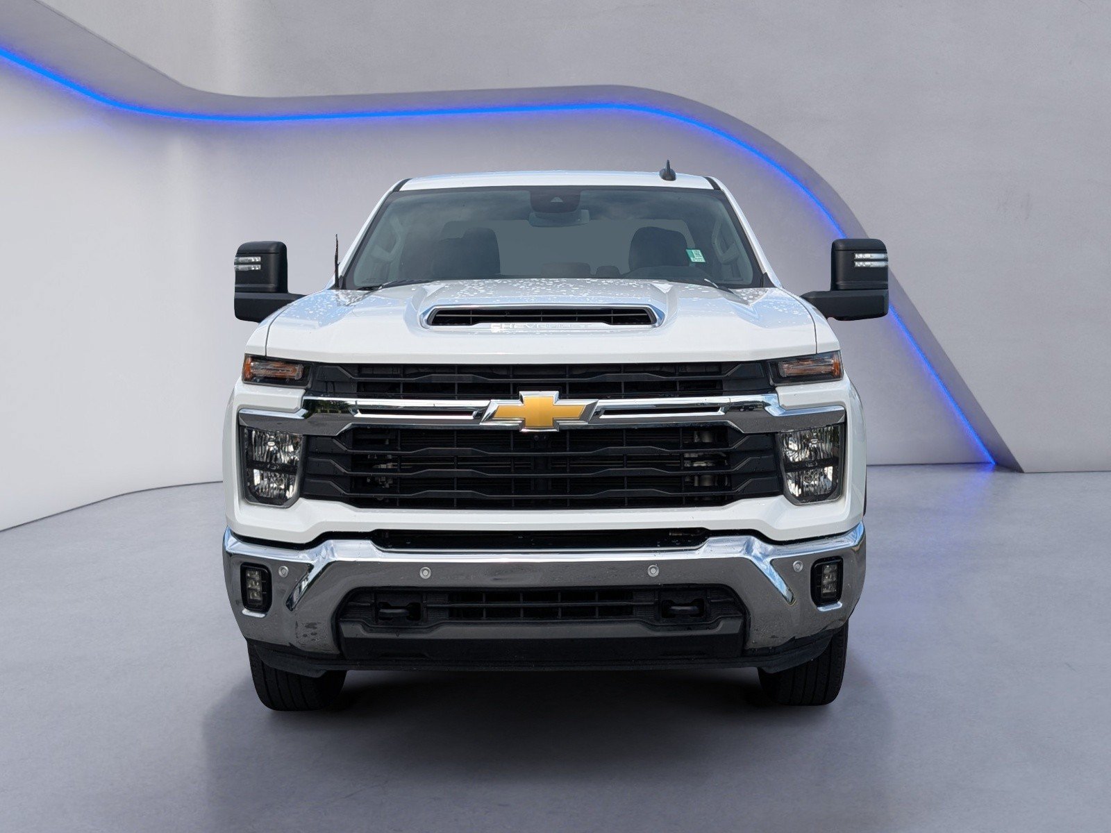 Used 2025 Chevrolet Silverado 2500 LT w/ Safety Package AWD/4WD image 3