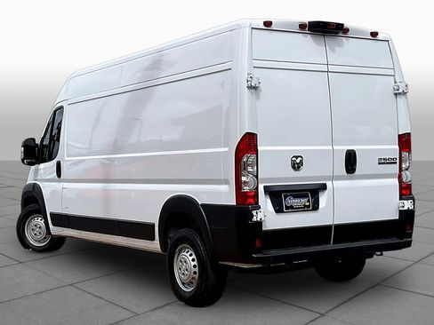 Used 2025 RAM ProMaster 2500 w/ Storage Group FWD image 13