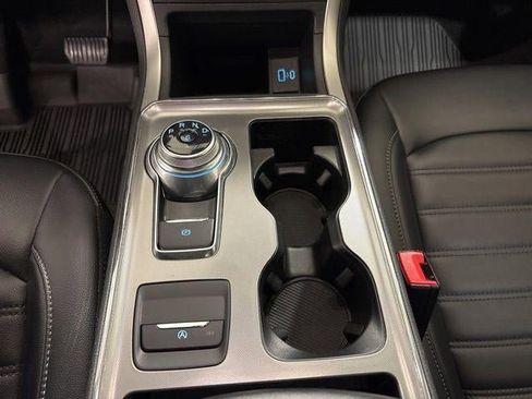 Used 2022 Ford Edge SEL image 18