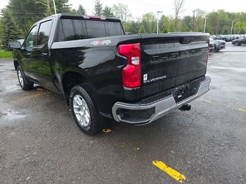 Used 2023 Chevrolet Silverado 1500 LT AWD/4WD image 6