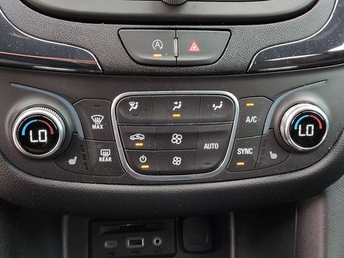 Used 2024 Chevrolet Equinox RS image 18