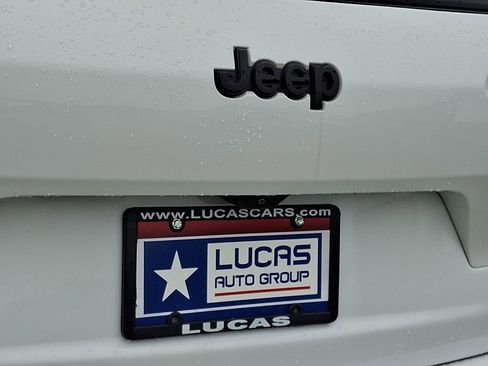 Used 2023 Jeep Grand Cherokee L Altitude image 32