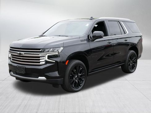 Used 2021 Chevrolet Tahoe High Country w/ Premium Package AWD/4WD image 3
