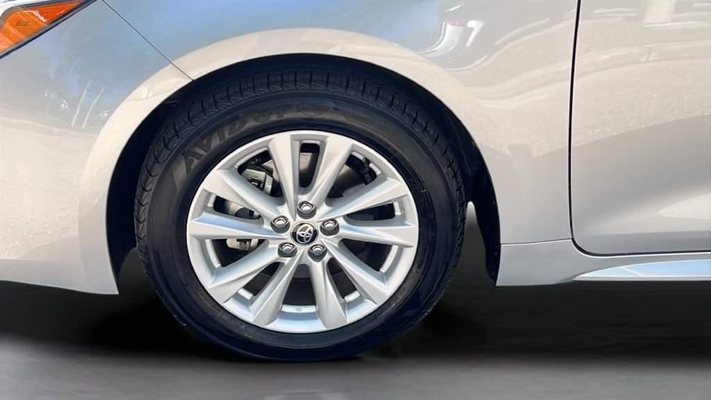 Used 2025 Toyota Corolla SE FWD image 25
