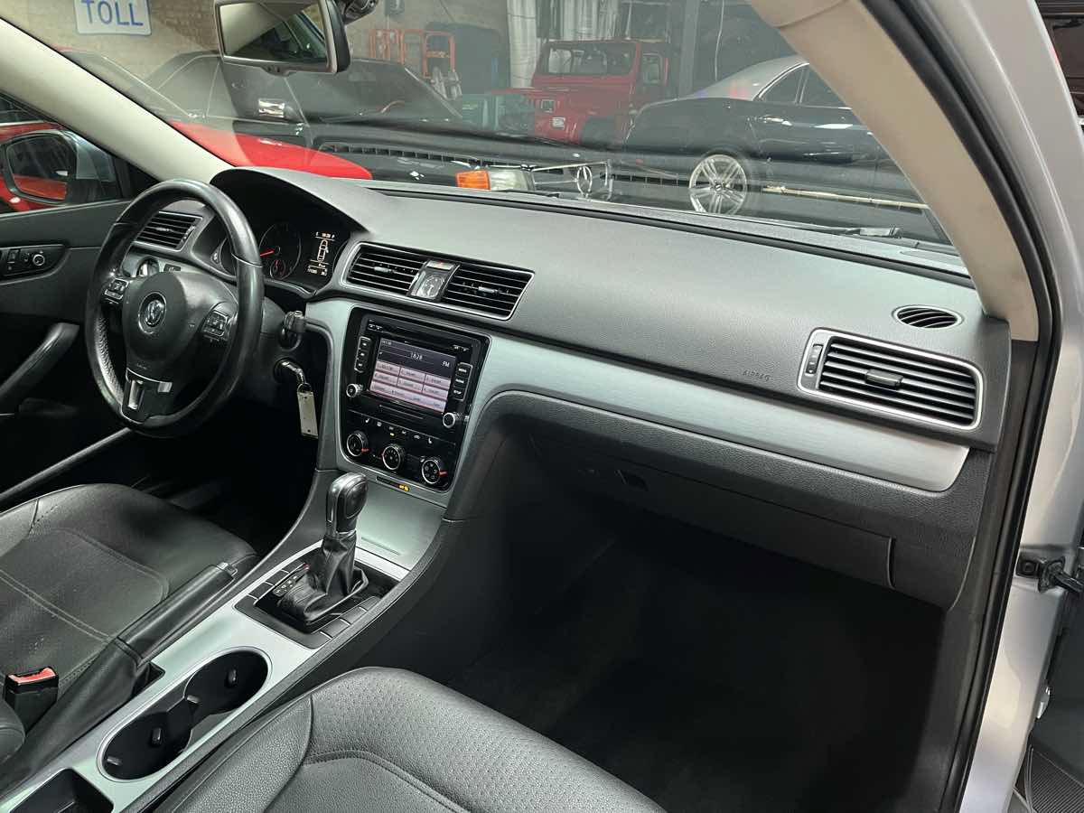 Used 2013 Volkswagen Passat 2.5 SE FWD image 10
