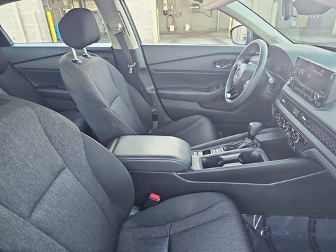 Used 2023 Honda Accord EX image 10