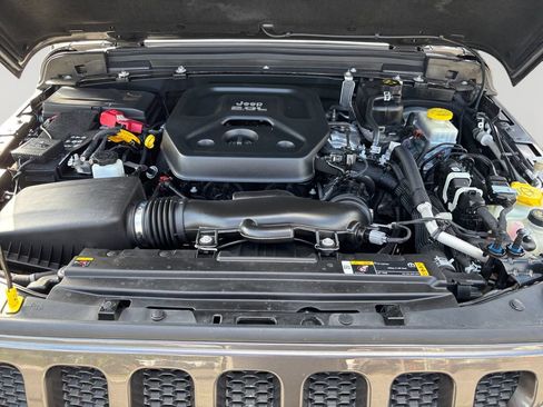 Used 2021 Jeep Wrangler Unlimited Sport AWD/4WD image 9