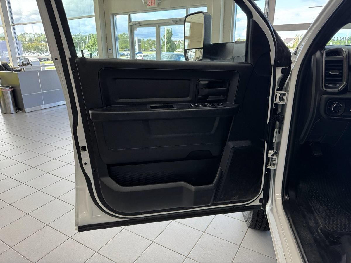 Used 2022 RAM 3500 Tradesman w/ Max Tow Package AWD/4WD image 9