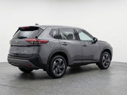 Used 2025 Nissan Rogue SV image 9