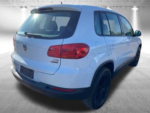 Used 2017 Volkswagen Tiguan Limited w/ Alloy Wheels Package AWD/4WD image 7