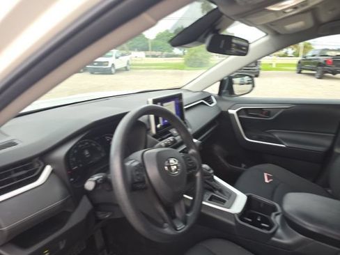 Used 2024 Toyota RAV4 LE FWD image 9