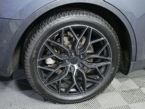 Used 2020 Tesla Model Y Long Range AWD/4WD image 11