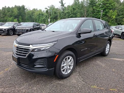 Used 2023 Chevrolet Equinox LS AWD/4WD image 3