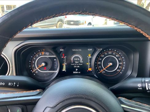 Used 2024 Jeep Gladiator Mojave w/ Safety Group AWD/4WD image 26