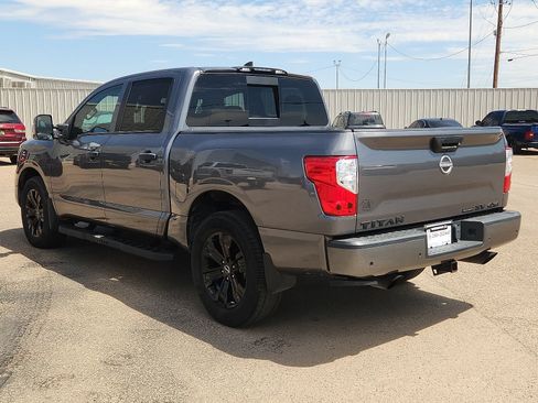 Used 2023 Nissan Titan SV w/ SV Convenience Package AWD/4WD image 3
