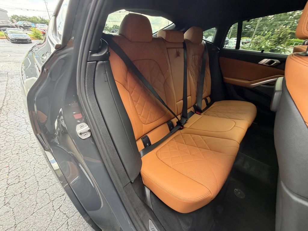 Used 2023 BMW X6 xDrive40i AWD/4WD image 32