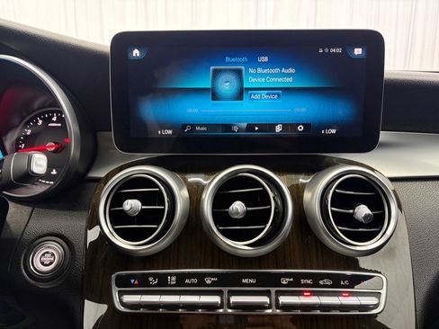 Used 2020 Mercedes-Benz GLC 300 4MATIC image 34