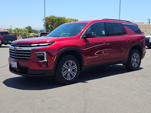 New 2026 Chevrolet Traverse LT w/ Driver Confidence Package FWD image 3