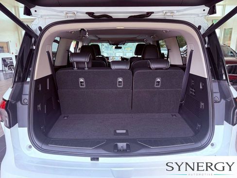 Certified 2026 INFINITI QX80 Luxe w/ Cargo Package RWD image 32