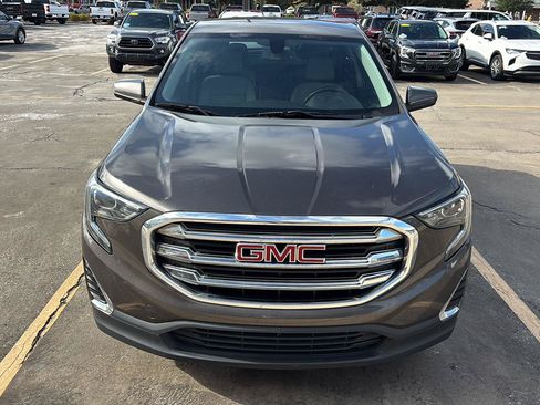 Used 2019 GMC Terrain SLE FWD image 2