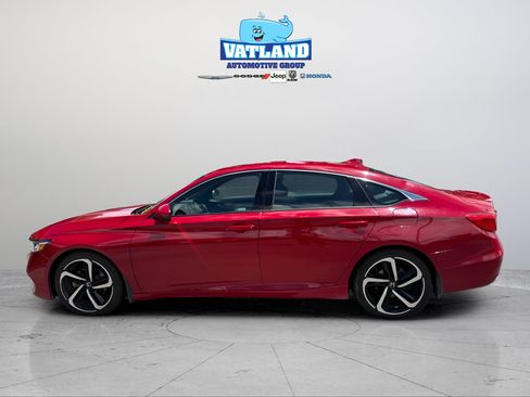 Used 2018 Honda Accord Sport image 2