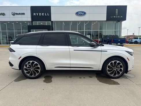 New 2026 Lincoln Nautilus Reserve AWD/4WD image 2