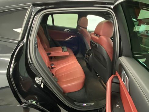 Used 2022 BMW X6 xDrive40i w/ M Sport Package image 38