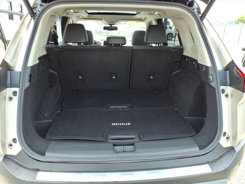 Used 2021 Nissan Rogue SL w/ Premium Package AWD/4WD image 14
