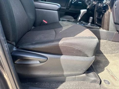 Used 2018 Toyota 4Runner TRD Off-Road AWD/4WD image 18