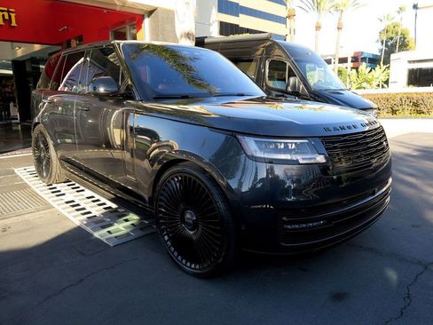 Used 2023 Land Rover Range Rover Autobiography image 5