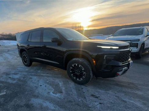 New 2026 Chevrolet Traverse Z71 w/ LPO, Floor Liner Package image 2