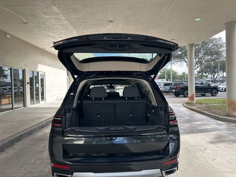 Used 2025 BMW X7 xDrive40i image 40