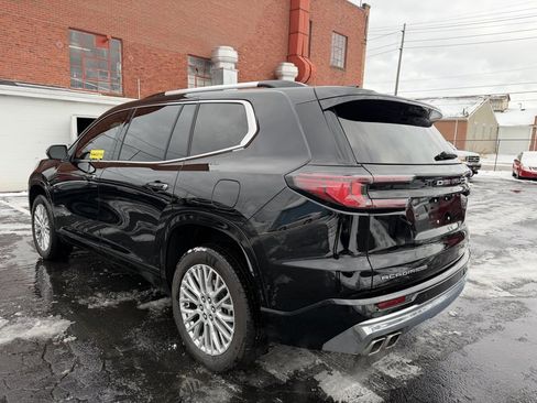 Used 2024 GMC Acadia Denali w/ Super Cruise Package image 5