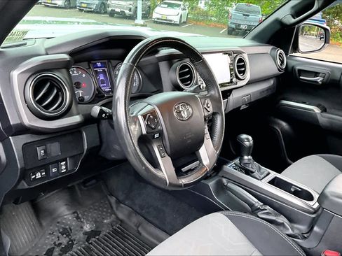Certified 2021 Toyota Tacoma TRD Sport w/ Technology Package AWD/4WD image 17
