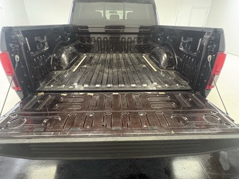 Used 2018 Ford F150 Lariat w/ Equipment Group 502A Luxury image 28