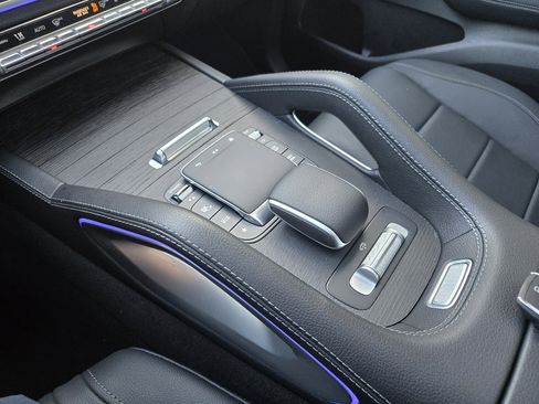 Used 2024 Mercedes-Benz GLS 450 4MATIC image 19