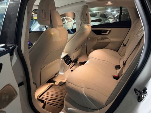 Used 2024 Mercedes-Benz EQE 350+ 4MATIC Sedan image 6