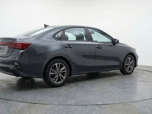 Used 2024 Kia Forte LXS image 9
