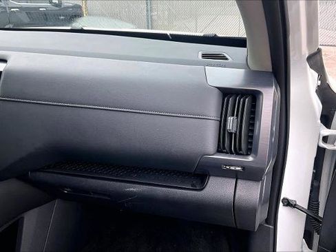 Certified 2024 Nissan Pathfinder SL w/ SL Premium Package image 18