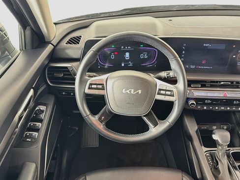 Used 2025 Kia Telluride LX FWD image 18